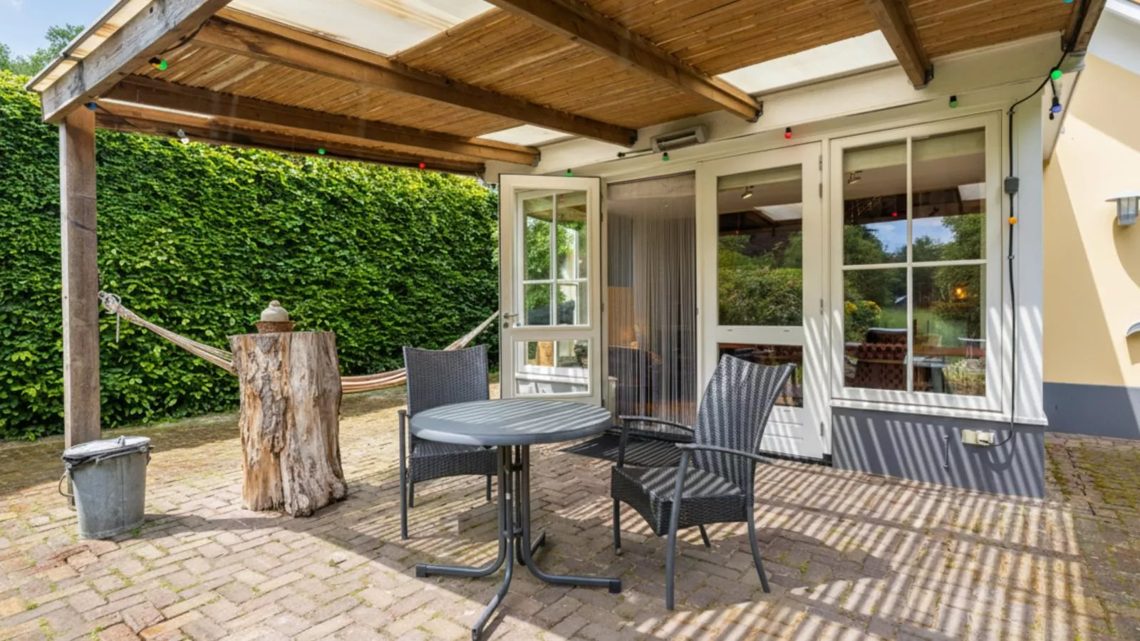 Wellnesshuisje Kalheupink-Terrasbalkon