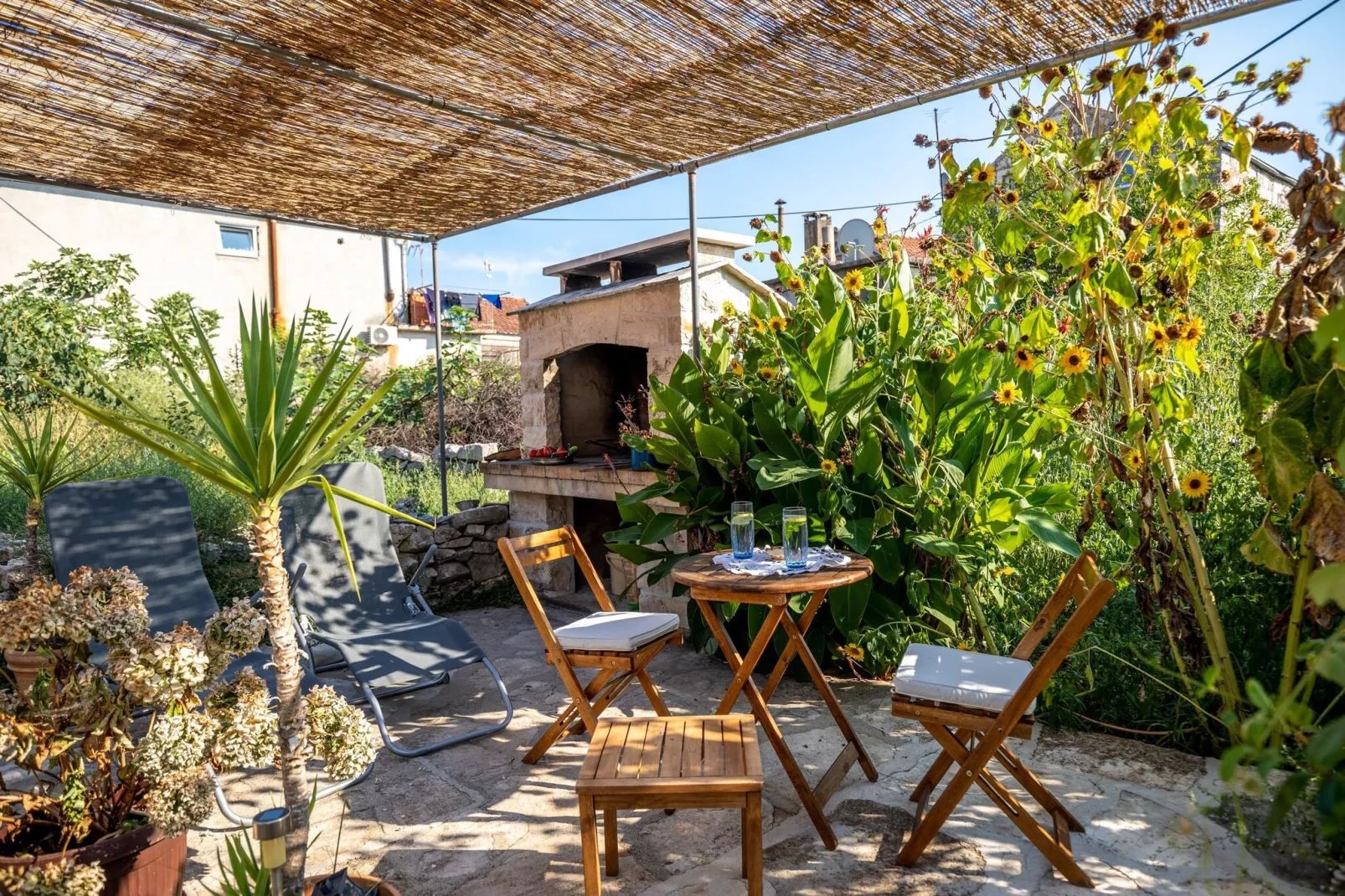 Stone House Harmony -Studio Apartment with Patio and Garden View ( 2 )-Terras