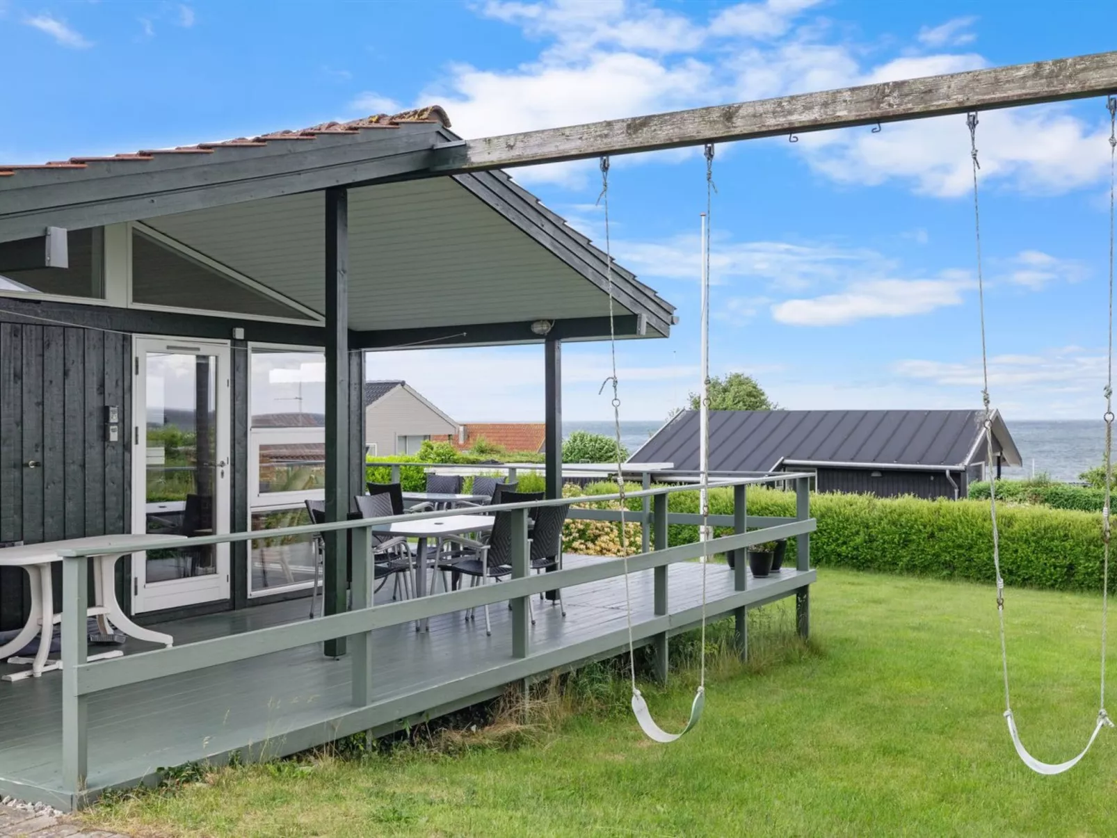 "Slava" - 75m from the sea-Buiten