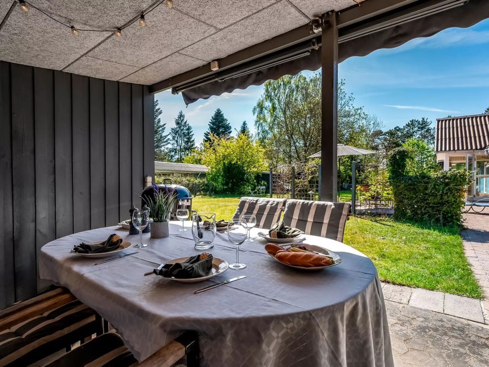 "Akule" - 6km from the sea-Buiten