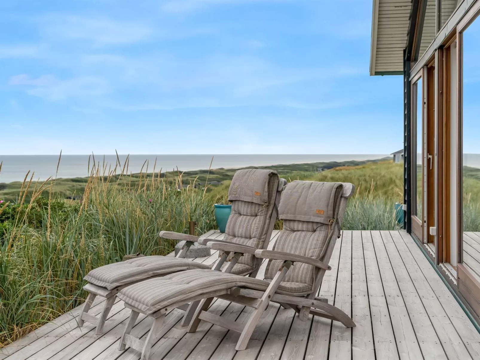 "Bjerund" - 300m from the sea-Buiten