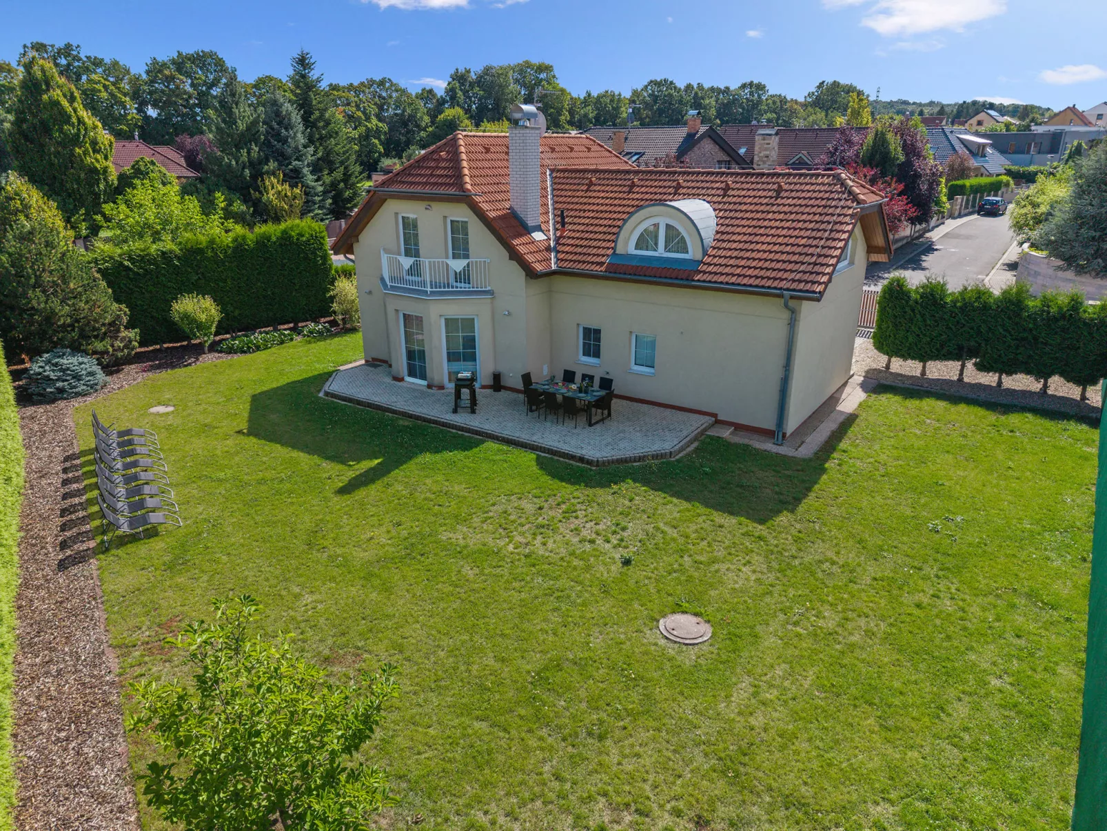 Garden & Terrace Villa-Binnen