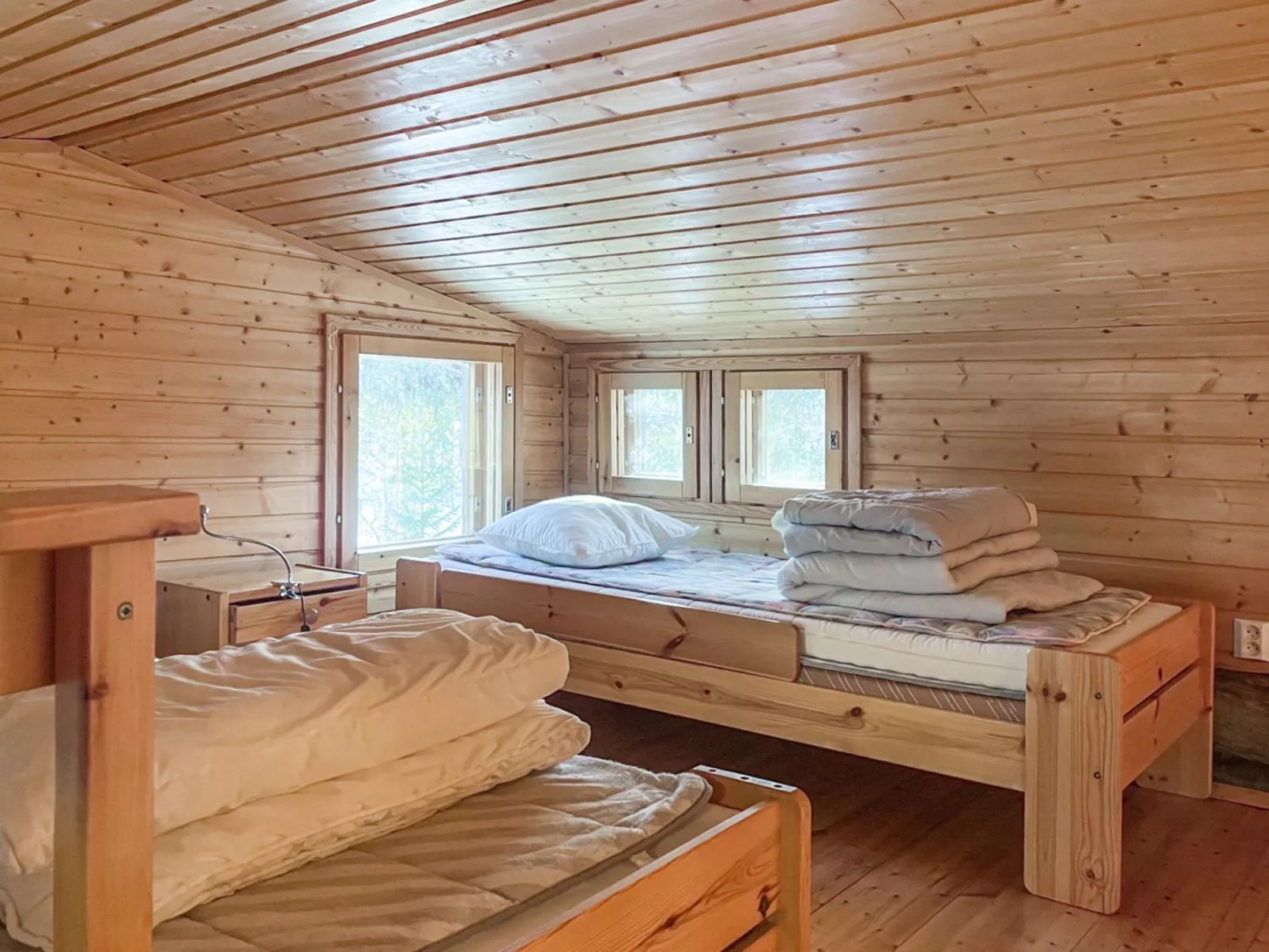 Ylläsrivit c 8 / villa änkyrä - Binnen