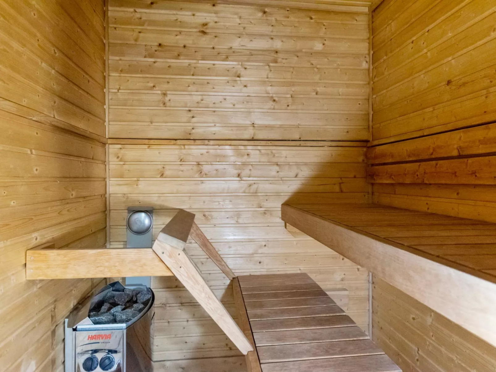 Saarihely b 13-Binnen