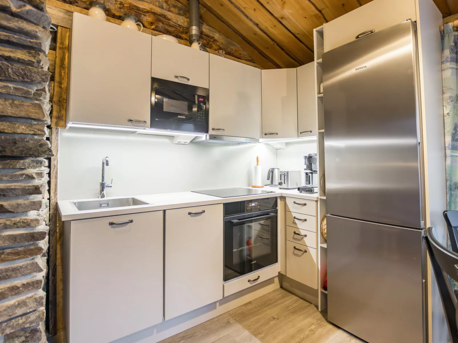 Lomaylläs g101/tunturipolku 1a-Binnen