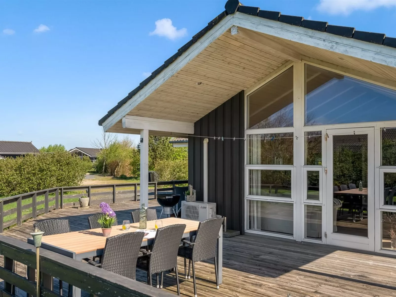 "Asgard" - 800m to the fjord-Buiten