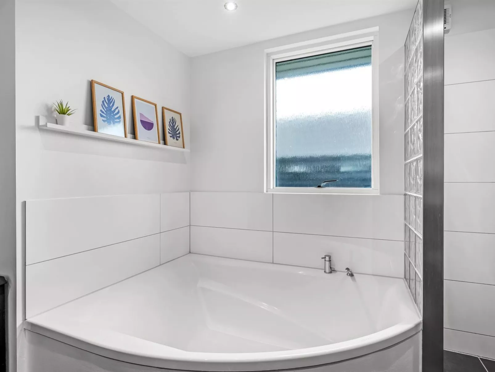 "Carlie" - 250m to the fjord-Binnen