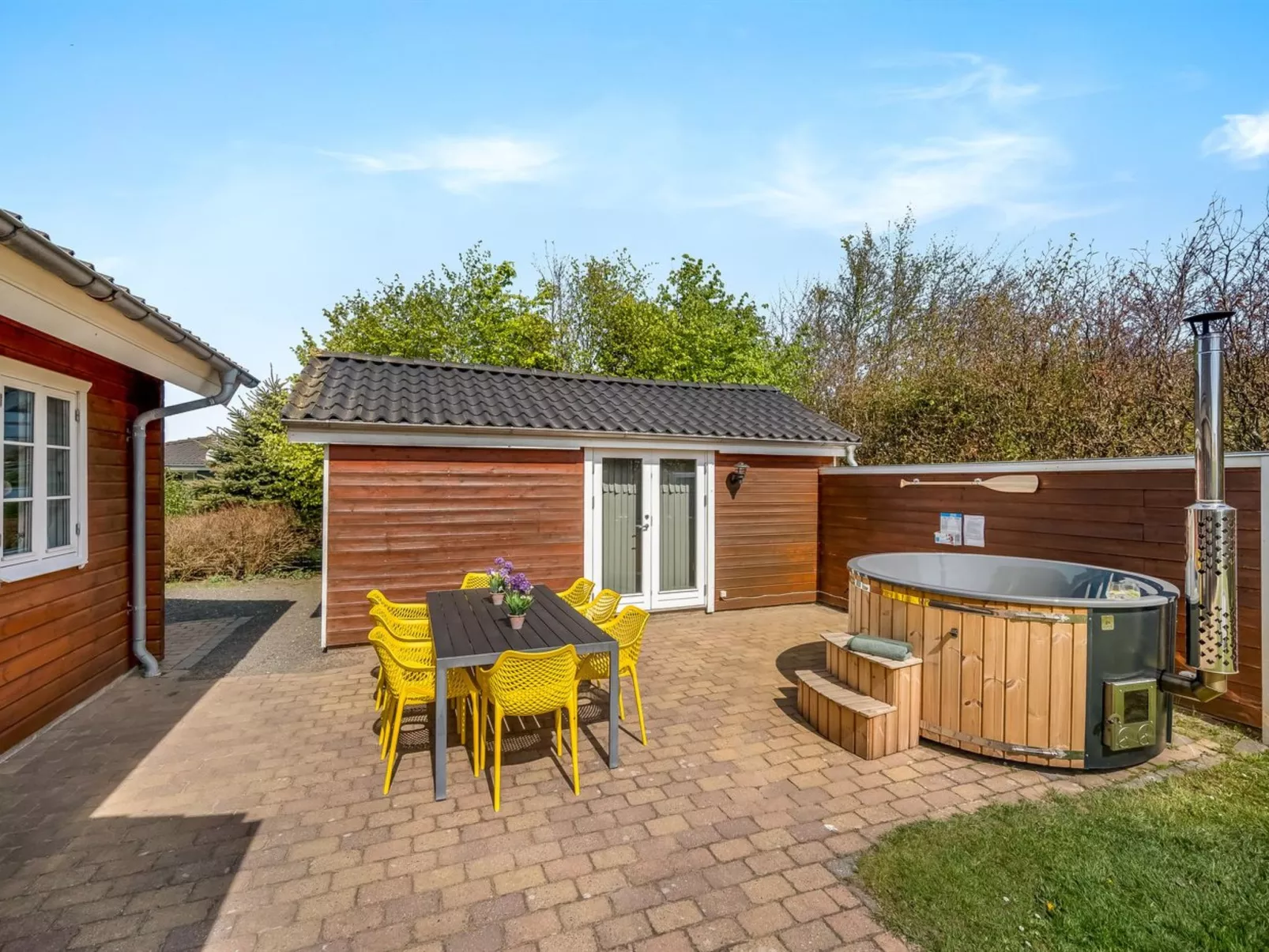 "Gunwald" - 1km to the fjord-Binnen