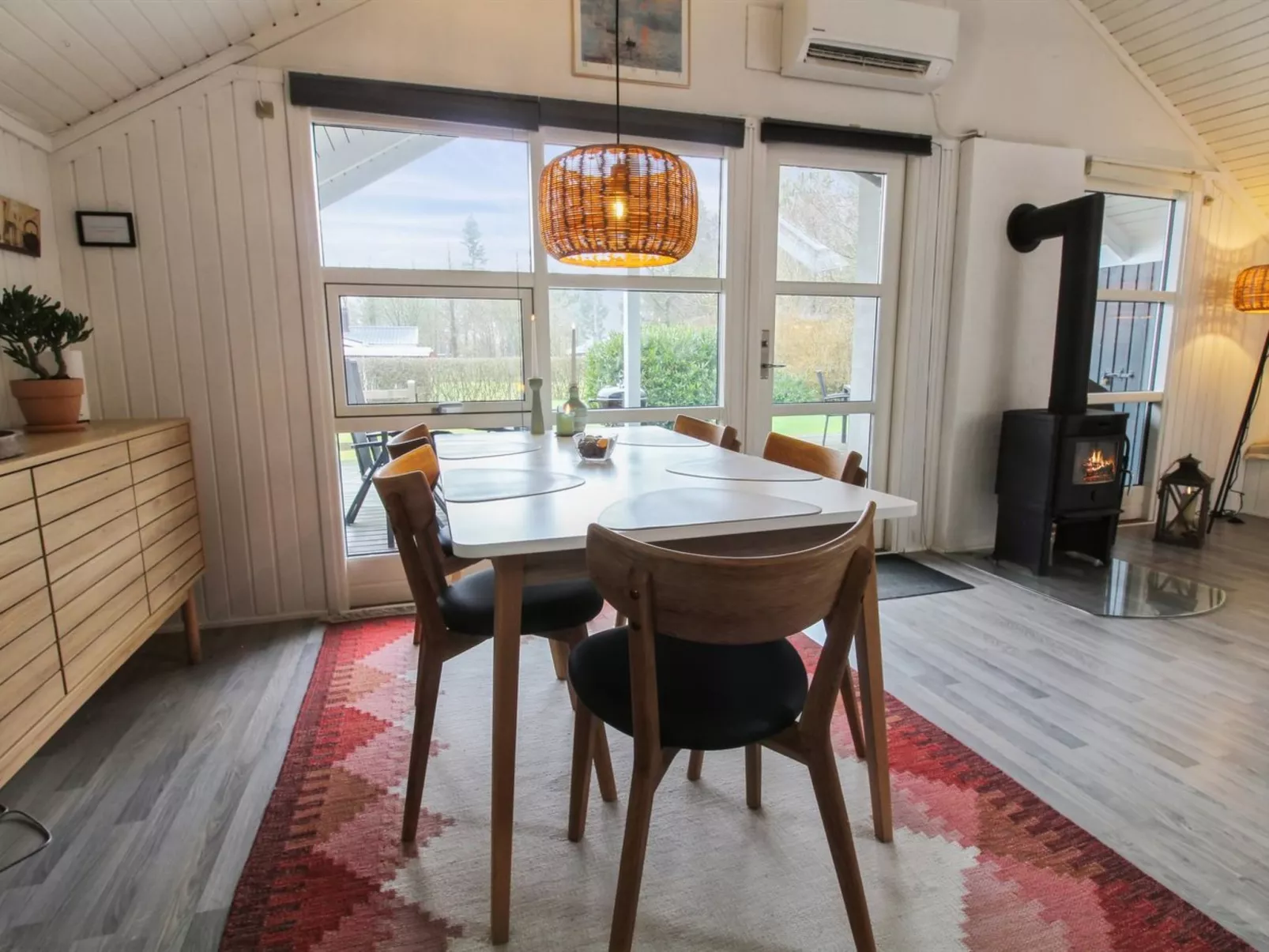 "Rosalie" - 29km from the sea-Binnen