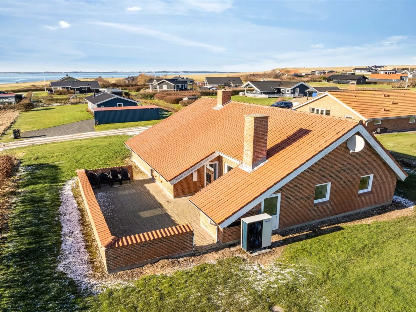 "Nikolce" - 300m to the fjord-Buiten