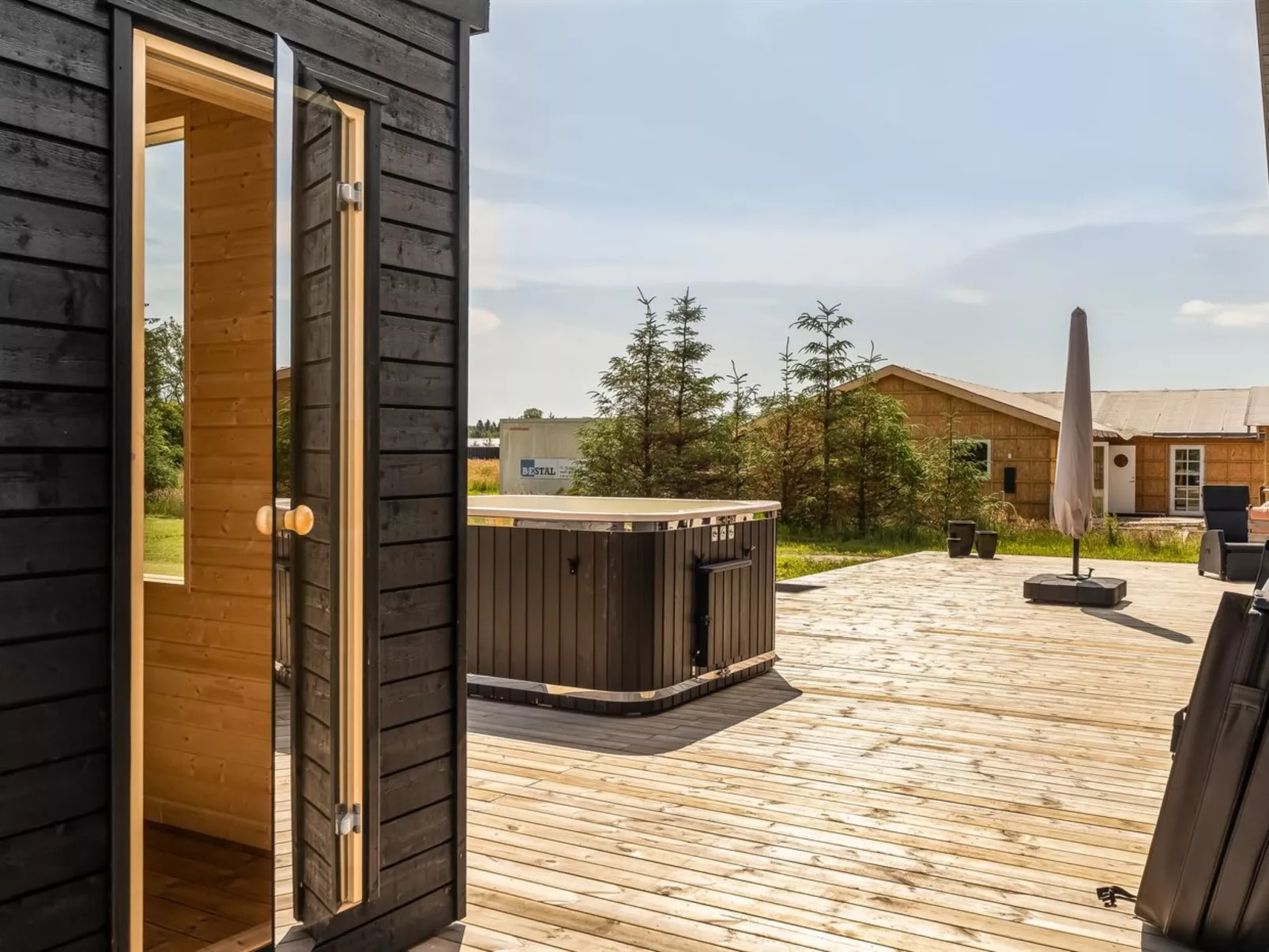 "Mads" - 700m from the sea-Binnen