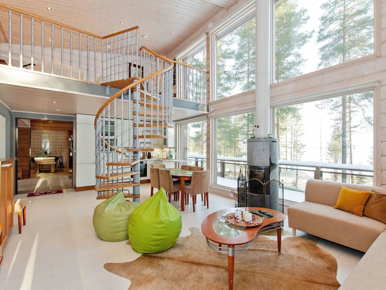 Pielislinna/loma-koli-Binnen