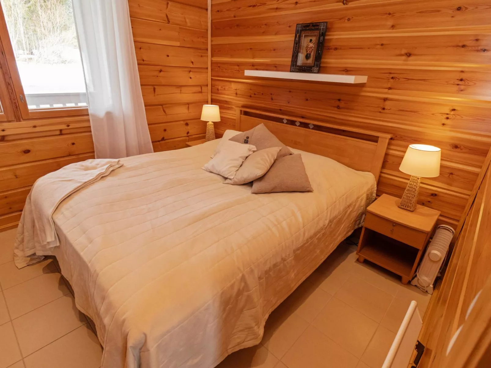 Tintin mökki-Binnen