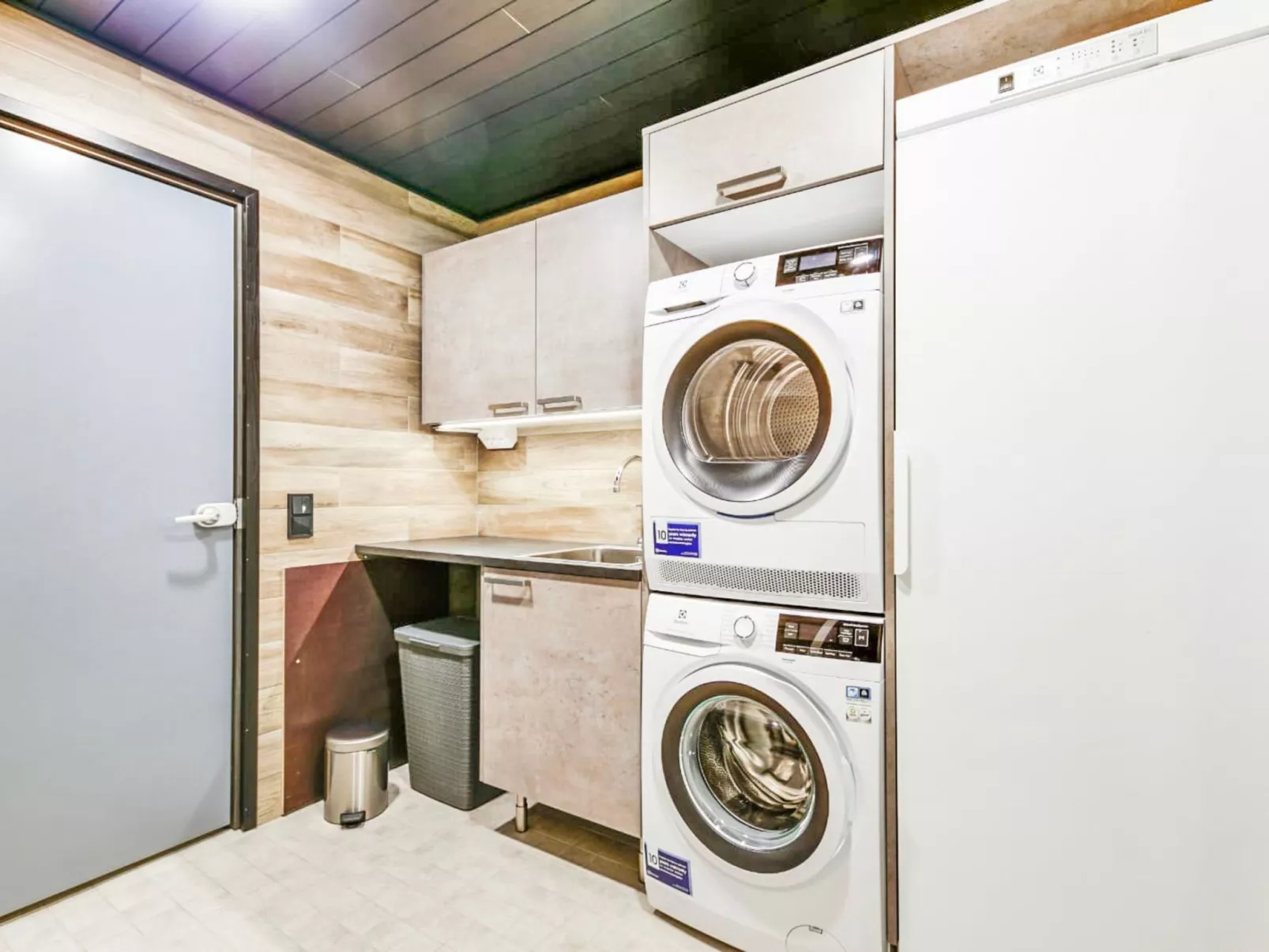 Levin hetki a-Binnen