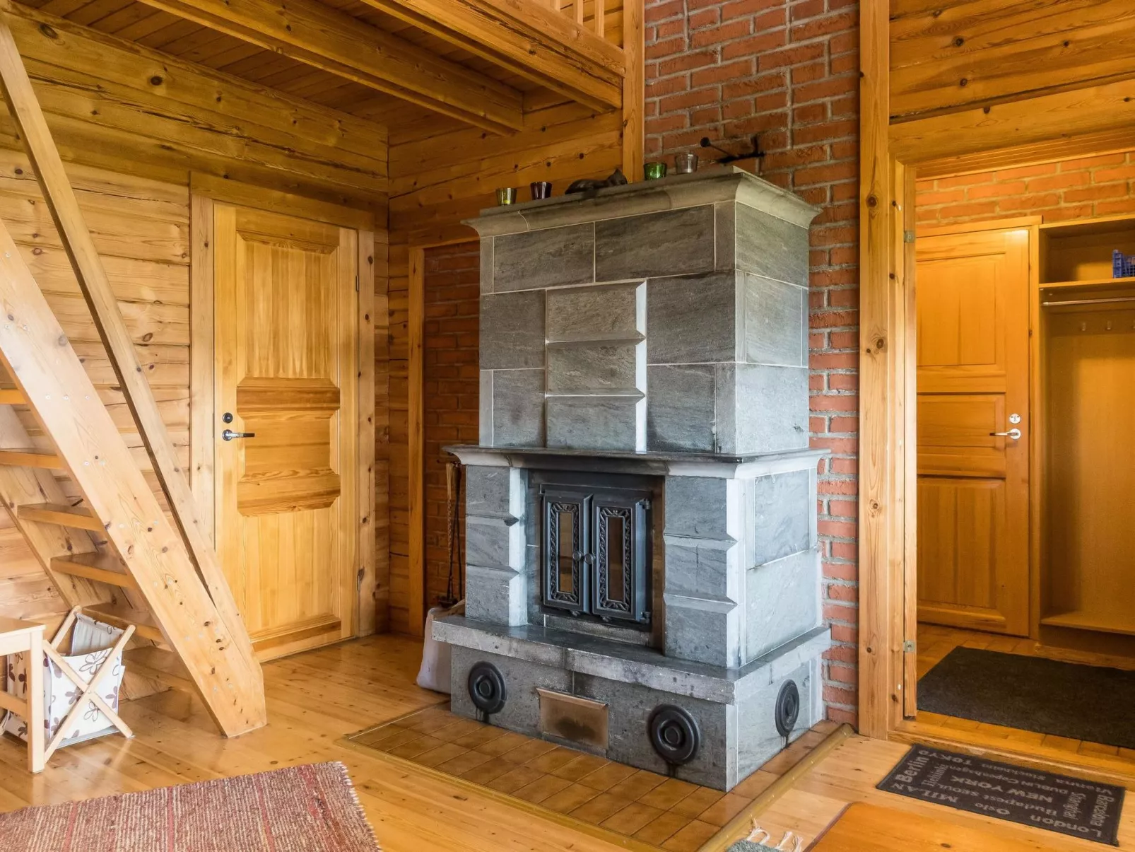 Mansikkaranta 2-Binnen