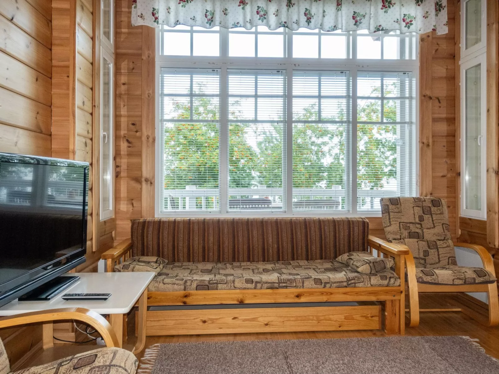 Mansikkaranta 3, osittain esteetön-Binnen