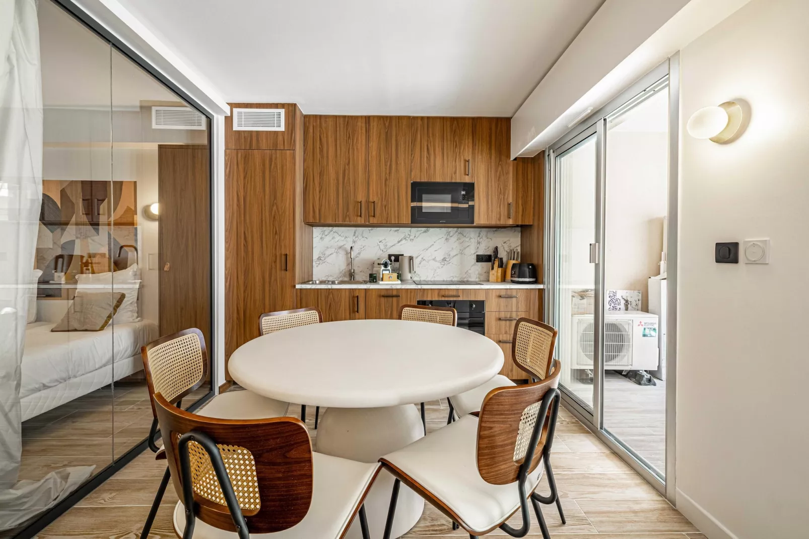 KV-10-BERGERIE-Eetkamer