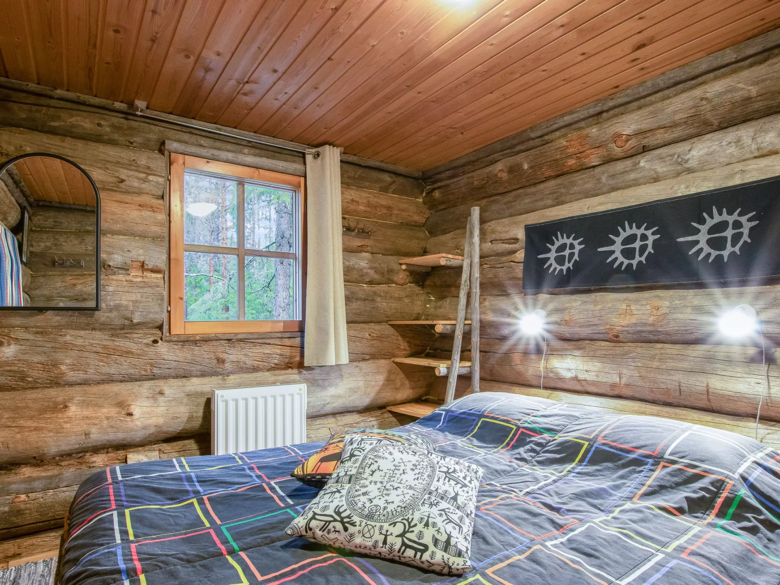 Salmentieva 2-Binnen