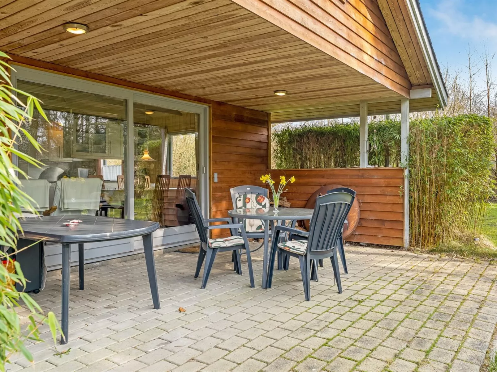 "Franzisca" - 200m to the fjord-Buiten