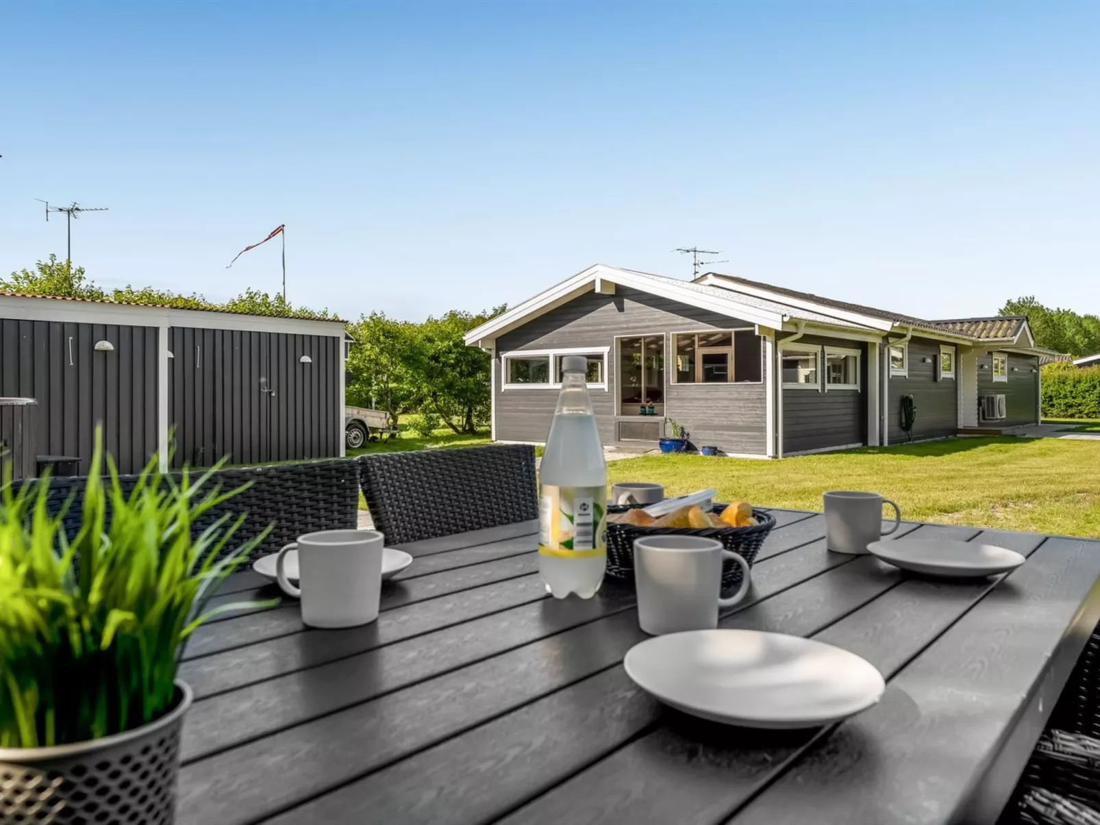 "Rathi" -  from the sea-Buiten