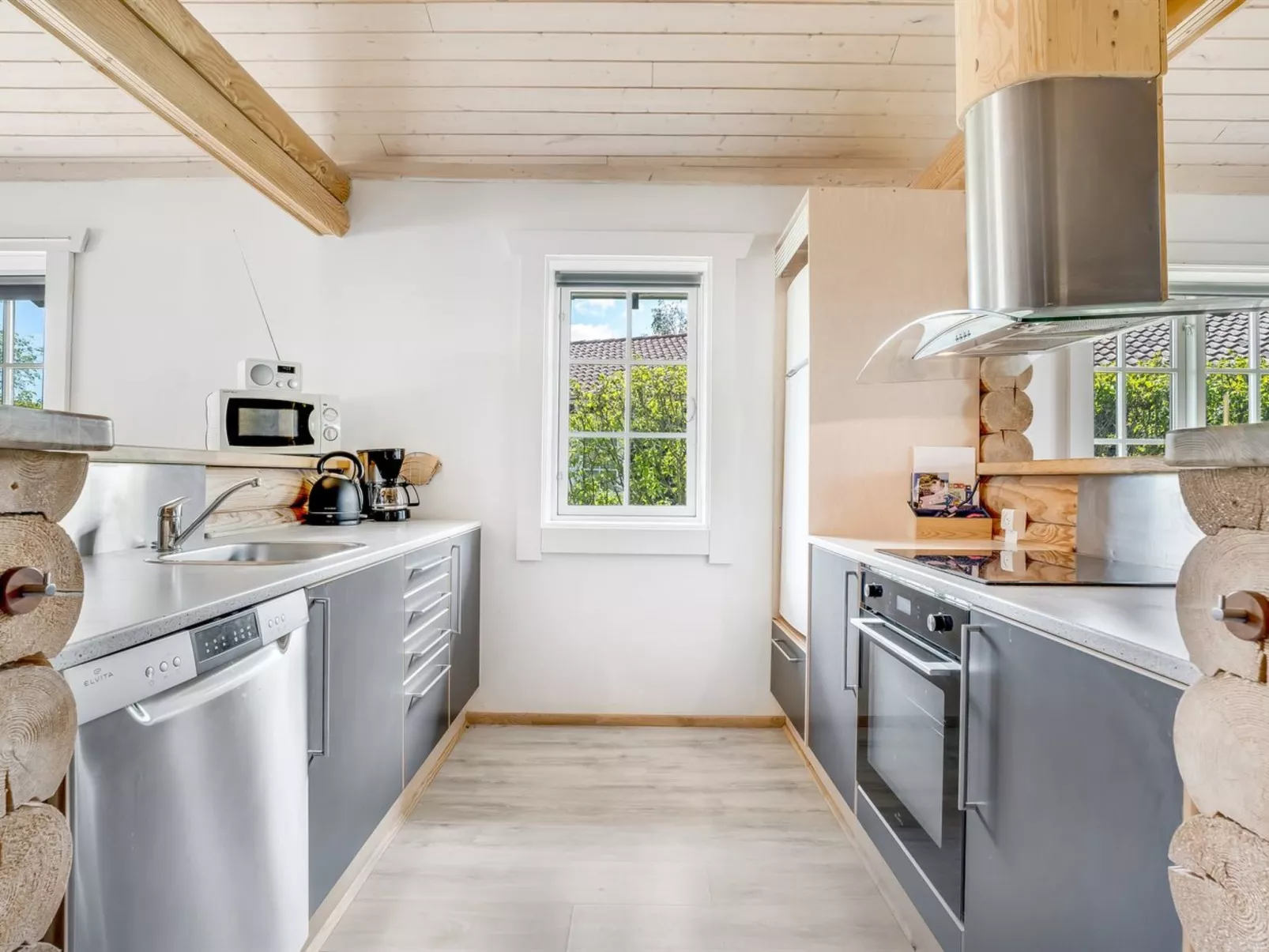 "Edzard" - 900m from the sea-Binnen