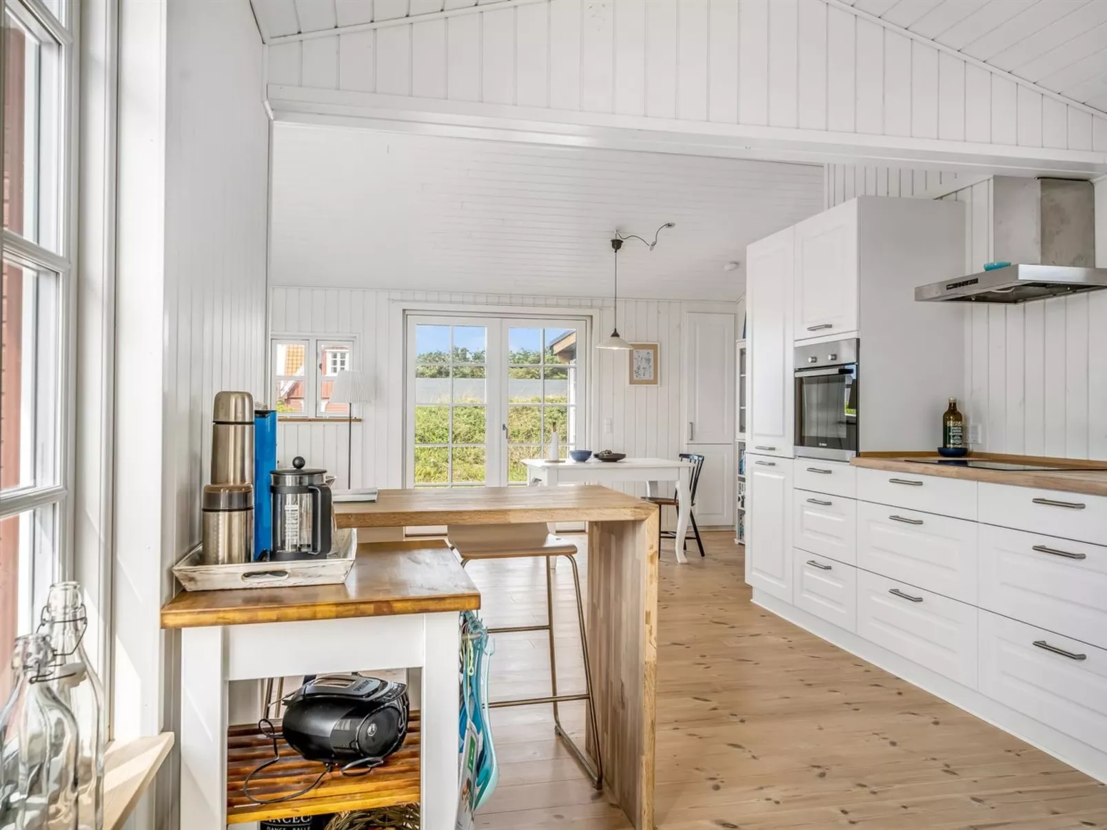 "Thine" - 250m from the sea-Binnen