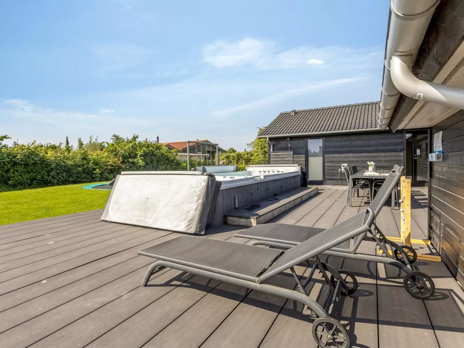 "Bernadine" - 500m from the sea-Buiten