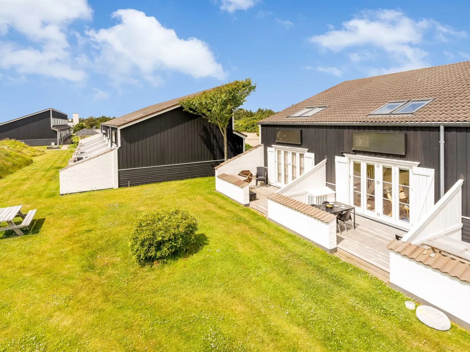 "Barrit" - 50m to the fjord-Buiten