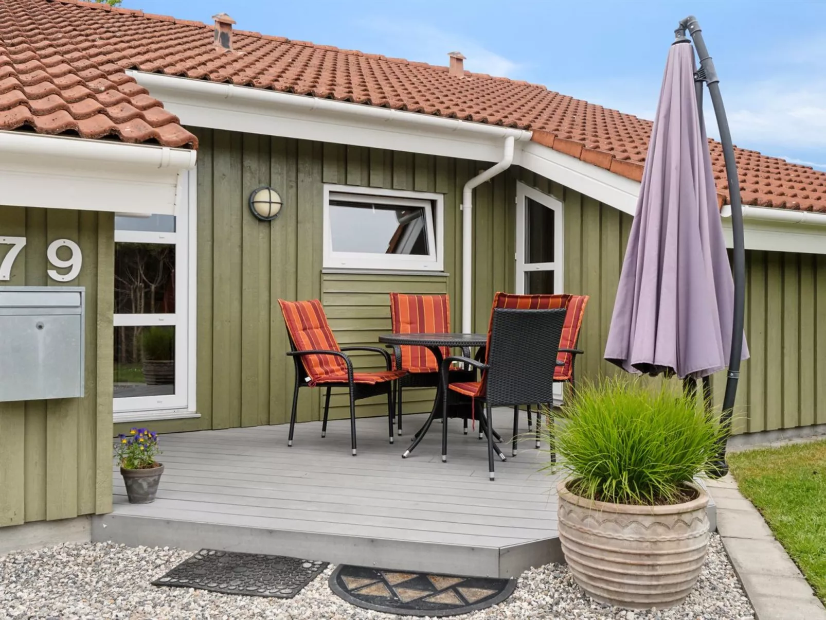 "Henne" -  from the sea-Buiten