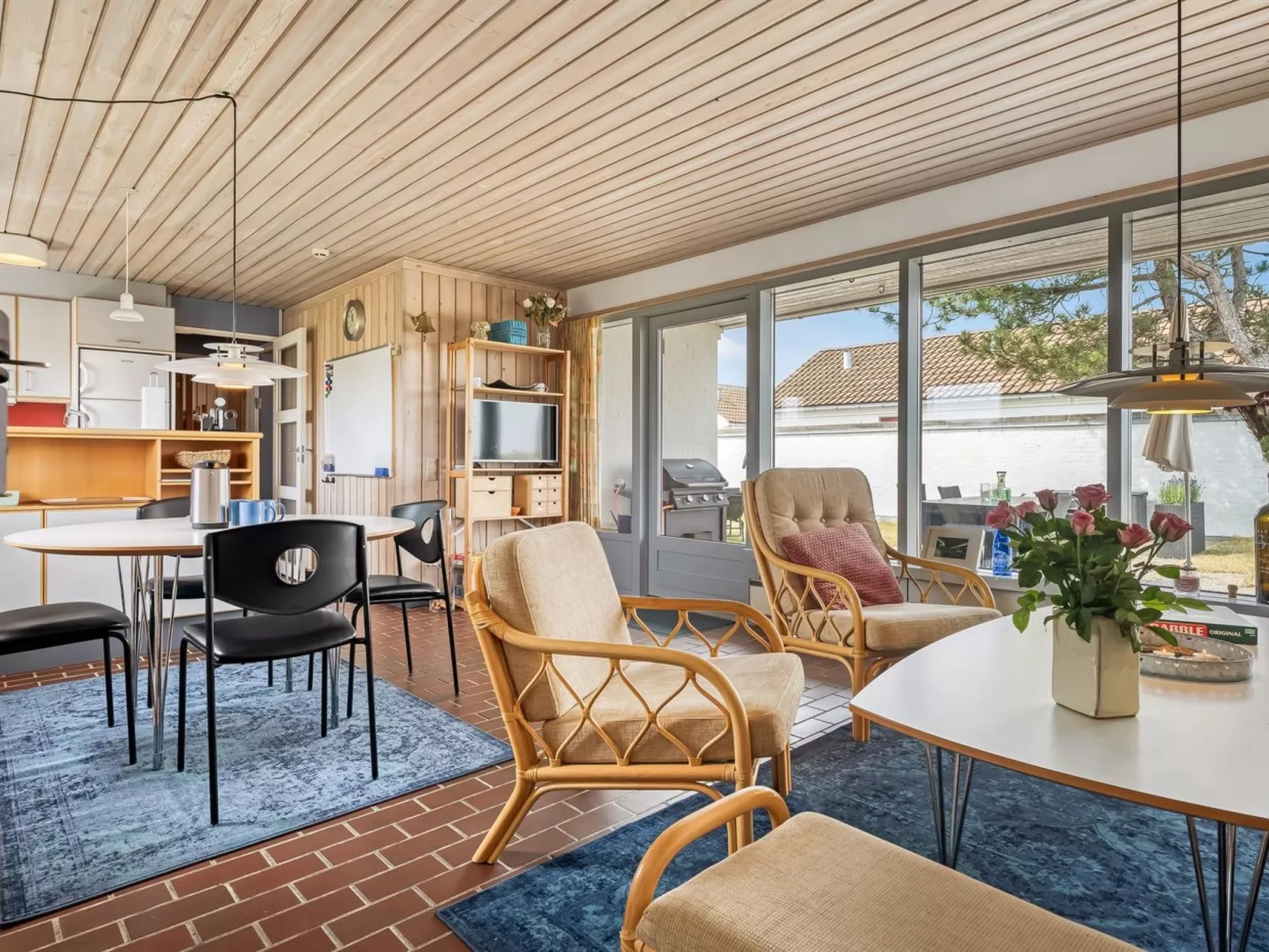 "Aike" - 1km from the sea-Binnen