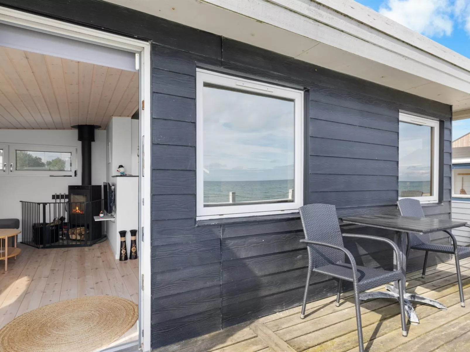 "Folkhart" - 10m from the sea-Buiten