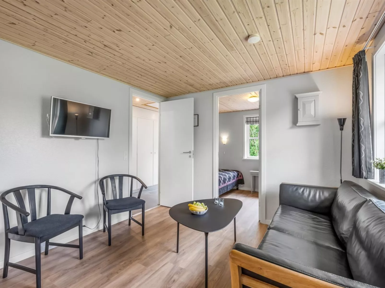 "Roland" - 200m to the fjord-Binnen