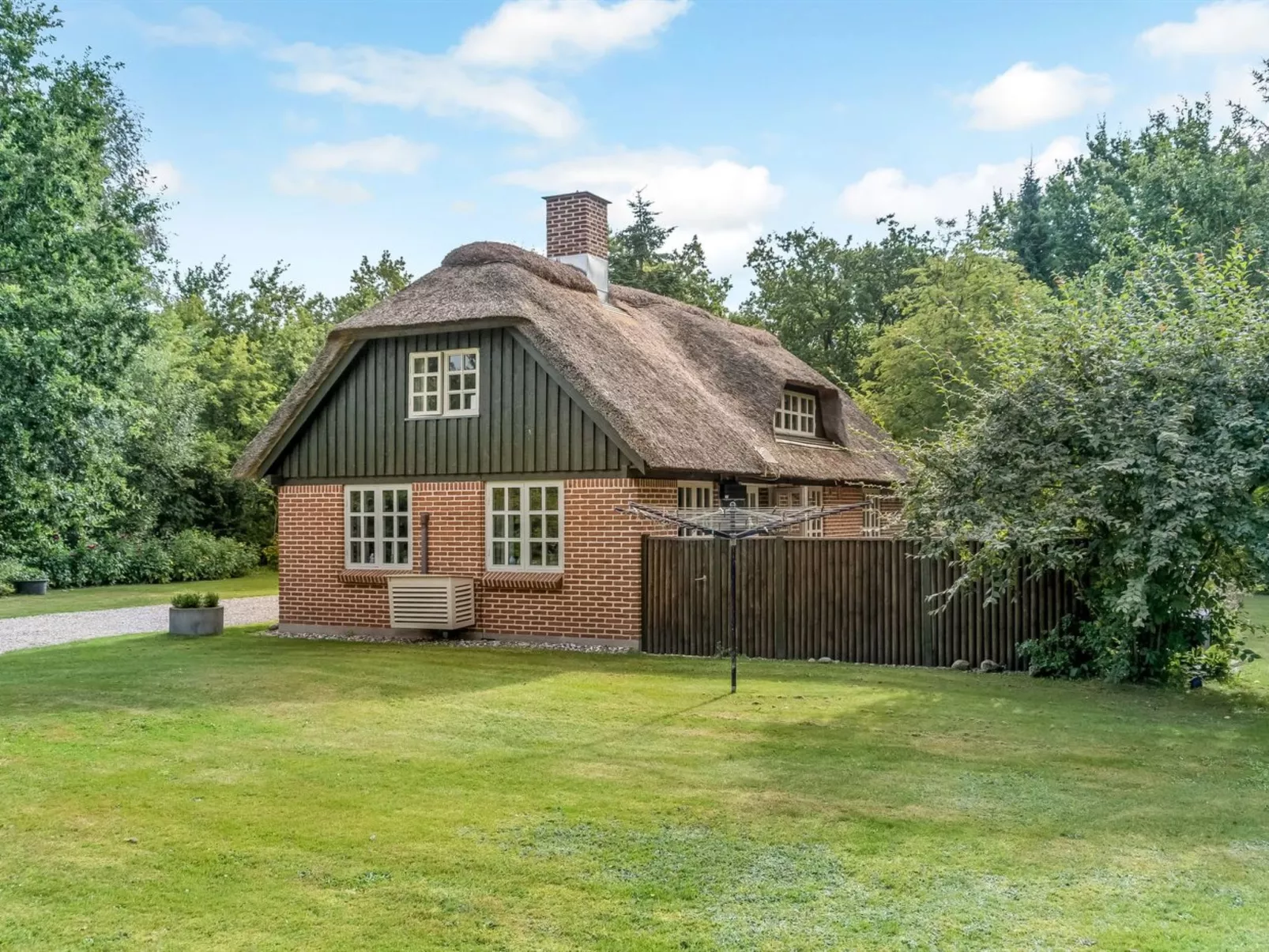 "Hilaria" - 2.1km from the sea-Buiten