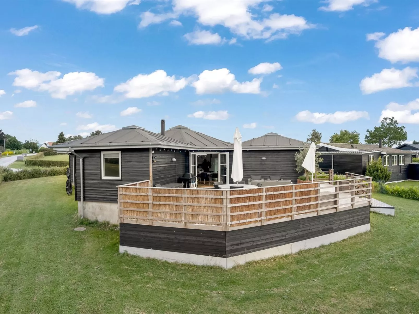 "Glenda" - 2.1km from the sea-Buiten