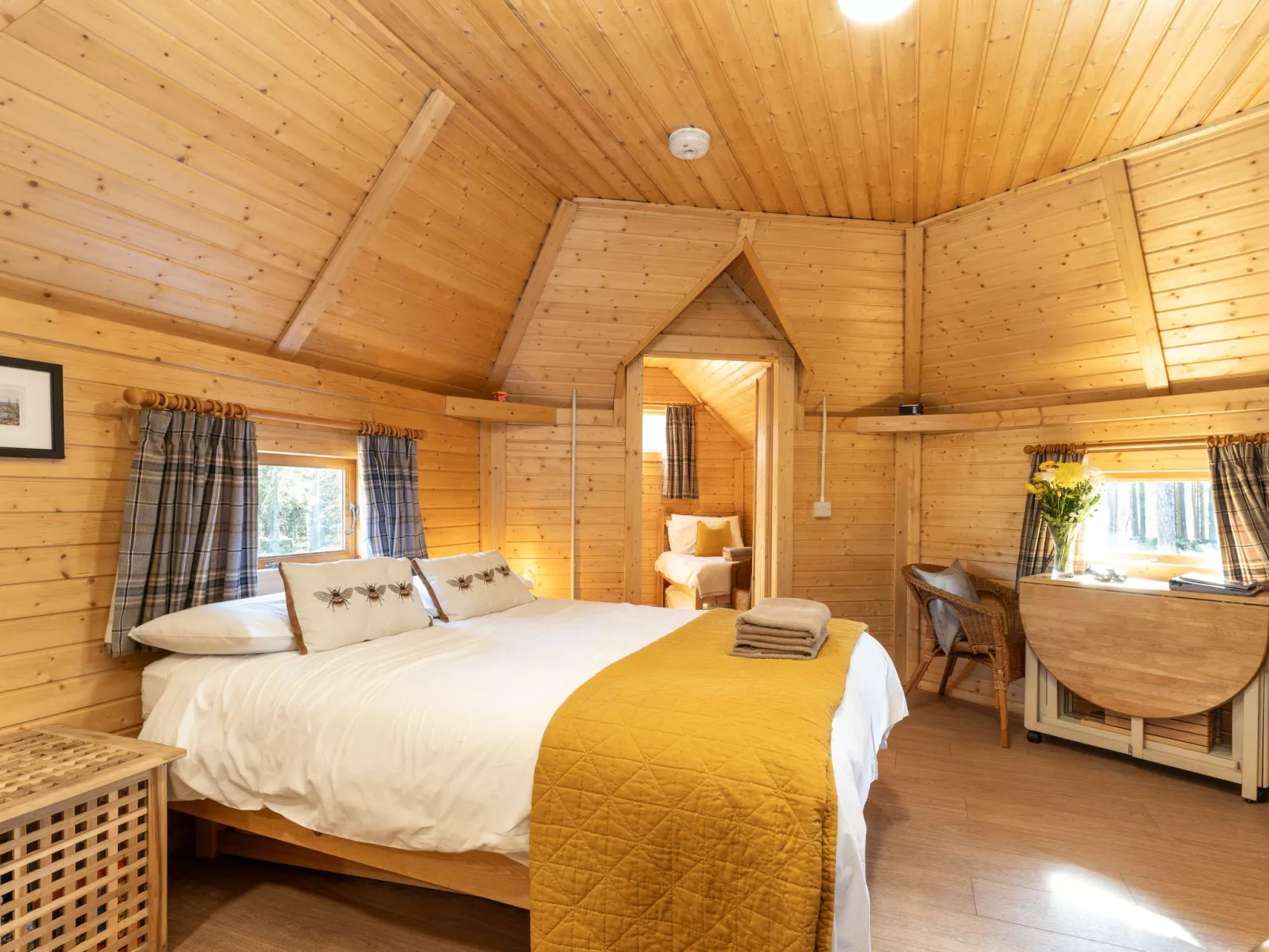 Ghillie’s Bothy-Binnen