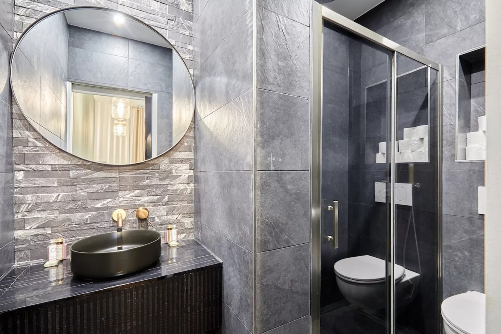 MONTMARTRE NEW-Niet-getagd