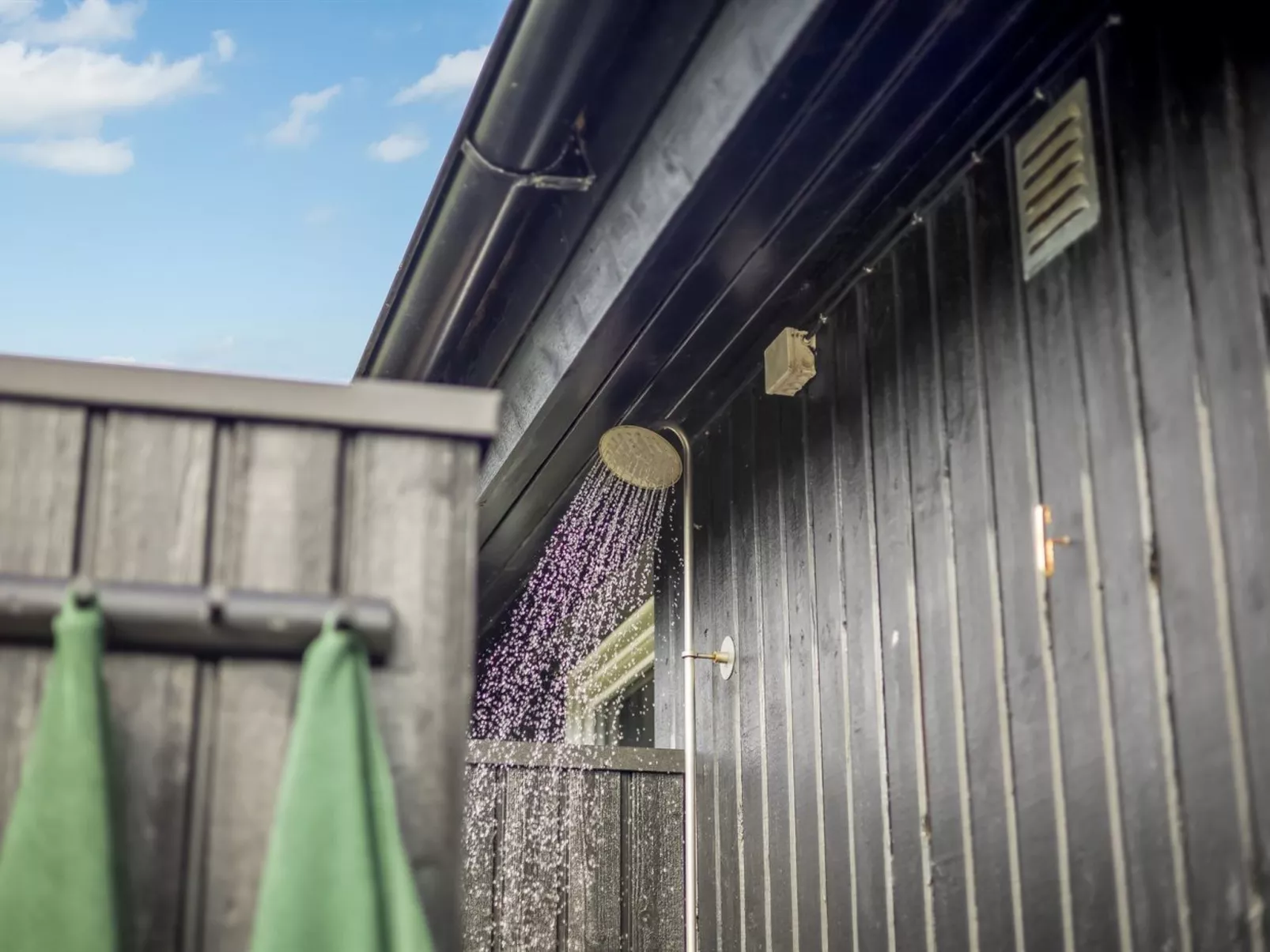 "Hubertina" - 75m from the sea-Buiten