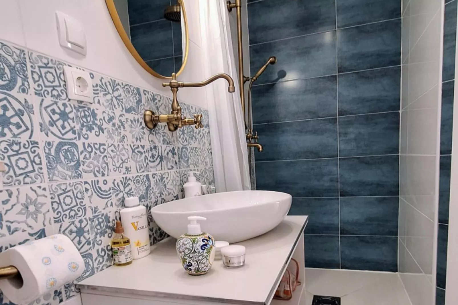 La Casa Nostra Apartments -  Classic 1 Bedroom Apt-Badkamer