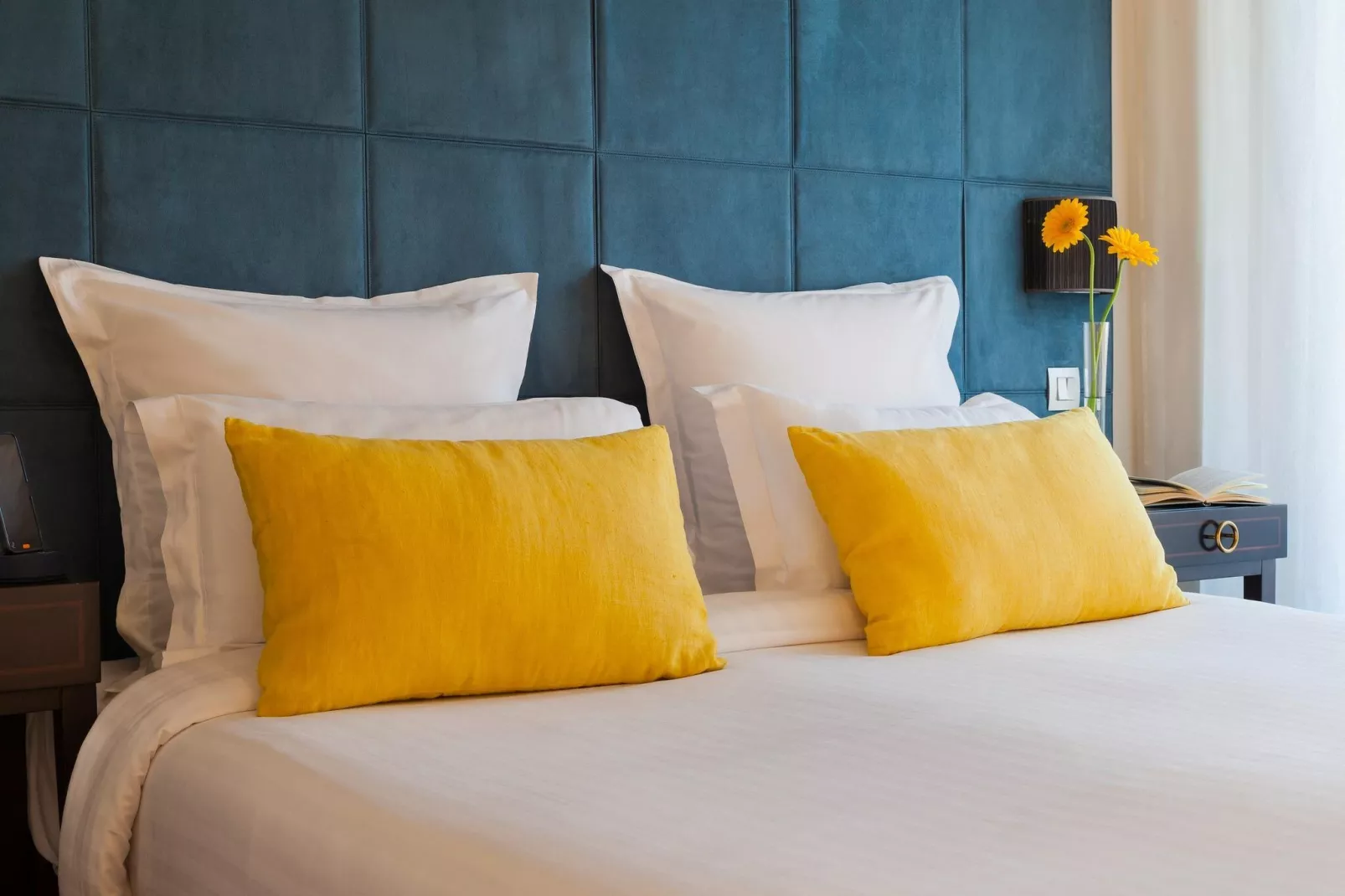 NEHÔ SUITES CANNES CROISETTE - Presidental suite with terrace-Slaapkamer