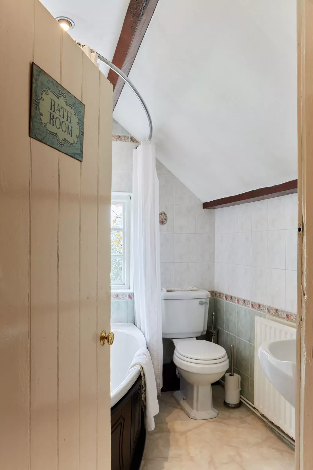 The Farmhouse-Binnen