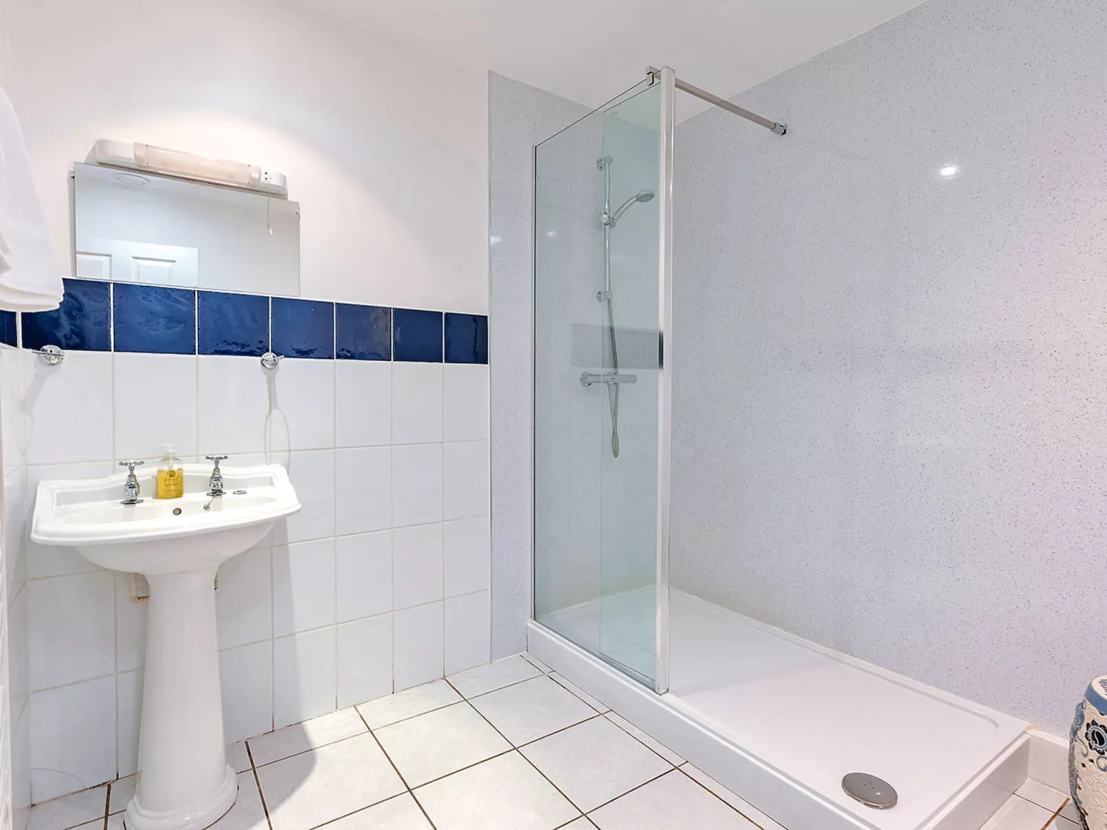 Netley Hall - Peach Tree-Binnen