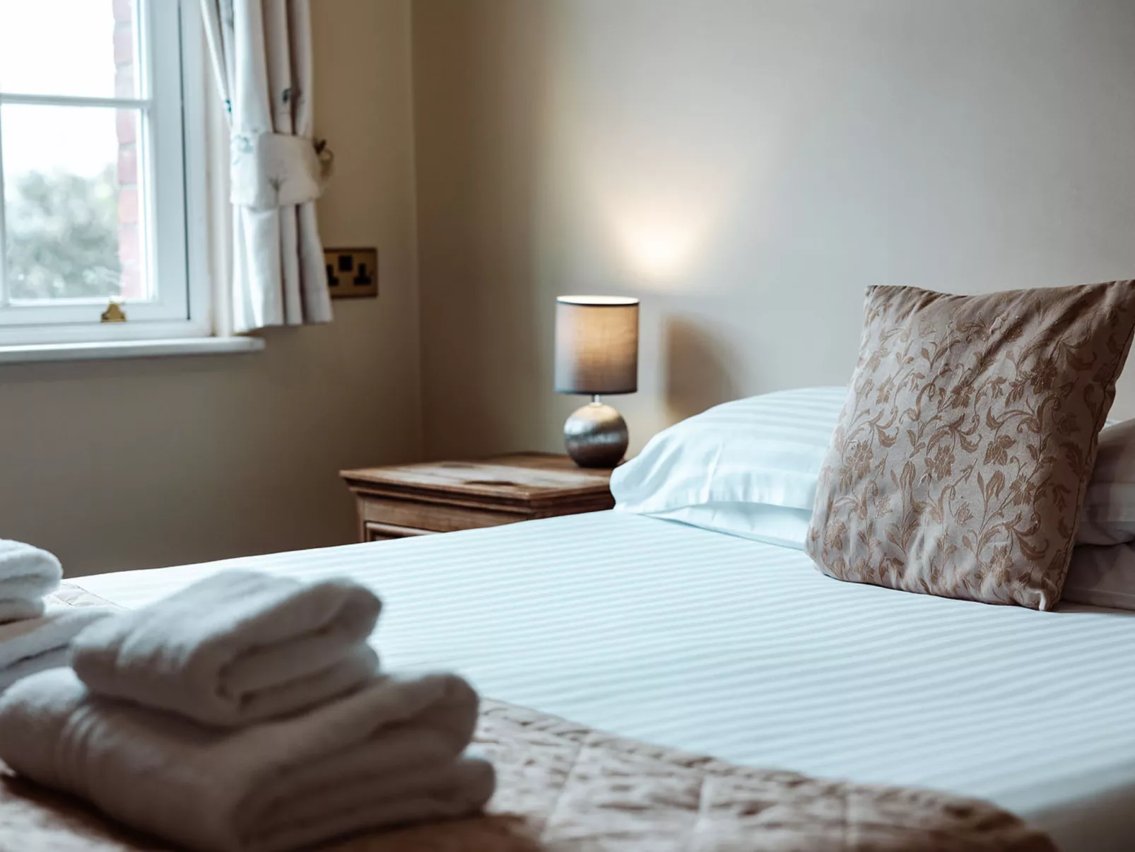 Netley Hall - Poppy-Binnen