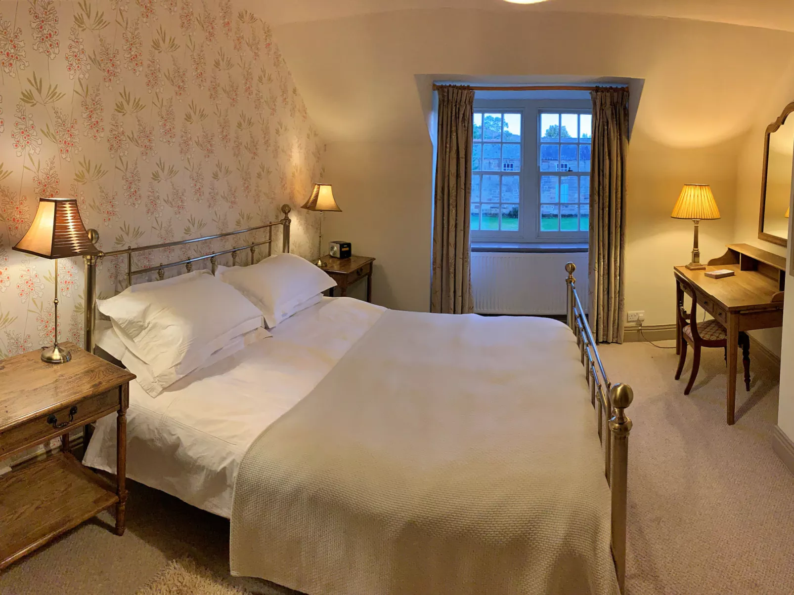 Ingleby Manor - Courtyard Cottage-Binnen