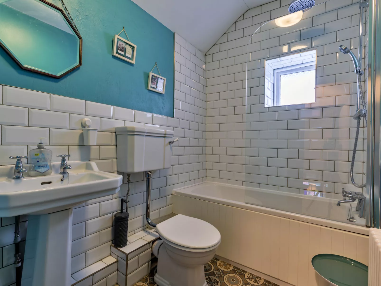 Spring Cottage-Binnen