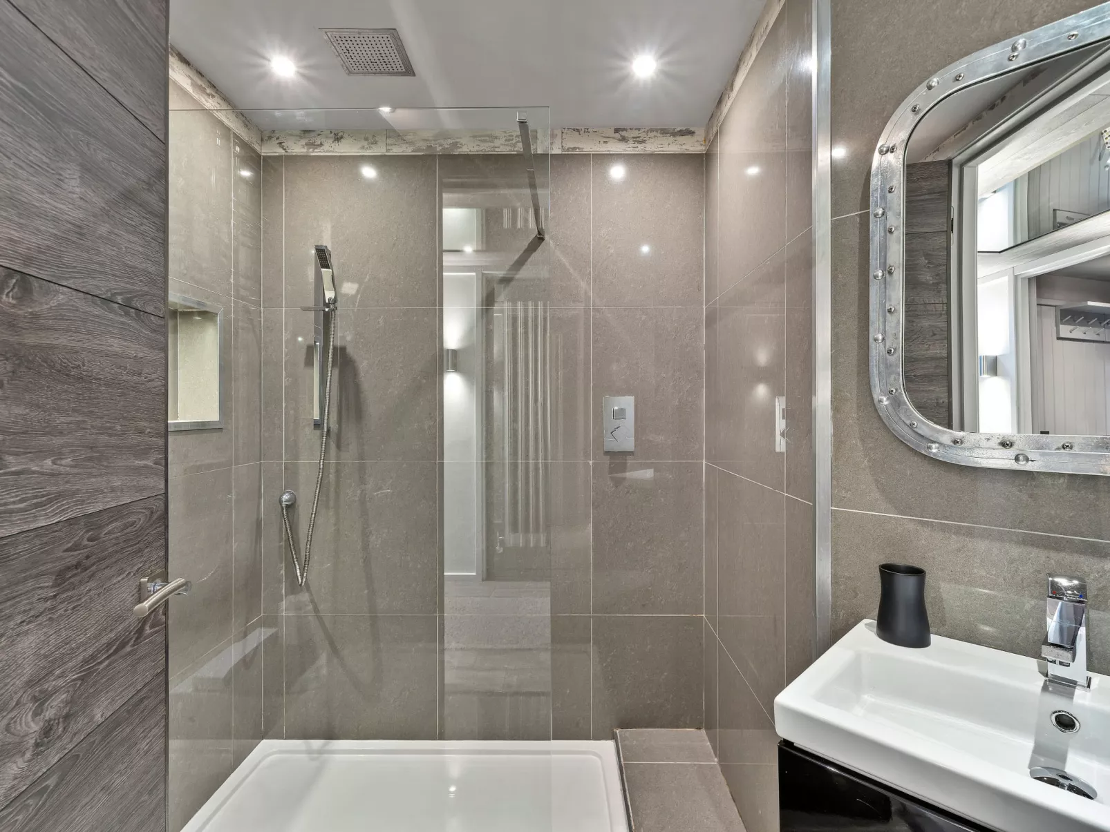 The Old Library-Binnen