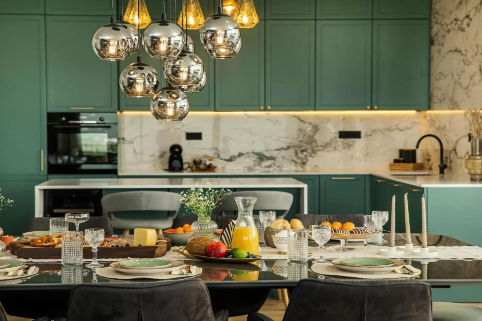 Luxury Villa Lara with Heated Pool, Hot-Tub and Sauna - Six Bedroom Villa with Pool-Eetkamer