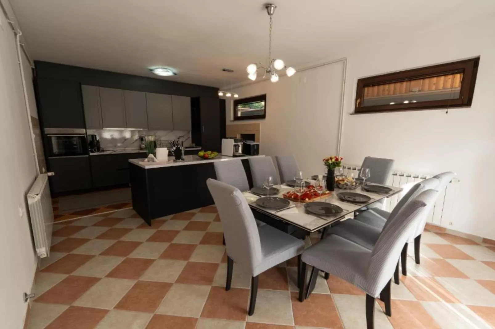 Villa Narnia - Three Bedroom Villa-Eetkamer