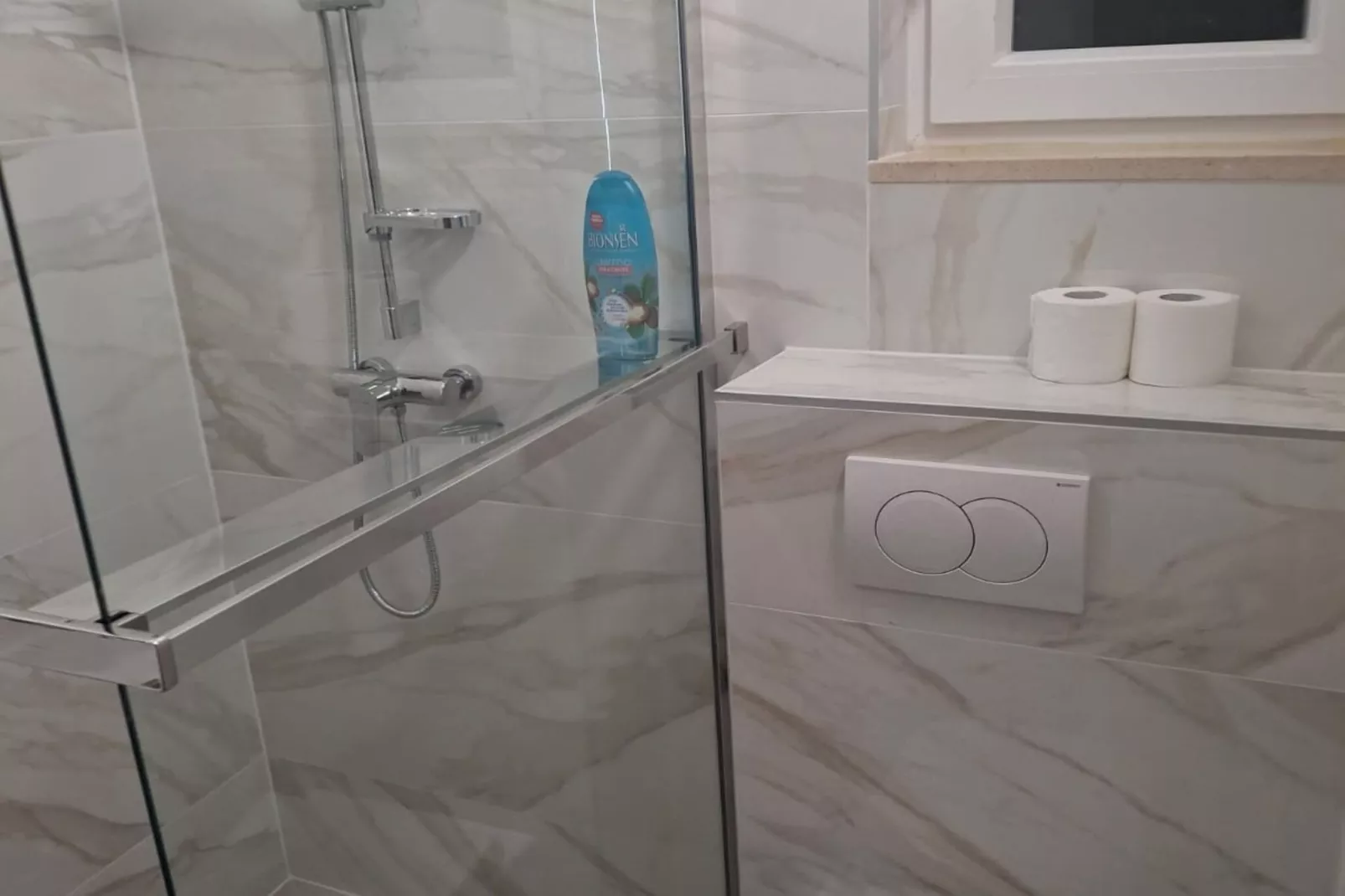 Villa Jagoda - Three Bedroom Villa-Badkamer