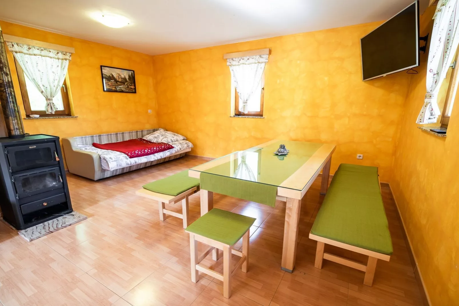 Golden Horizon Holiday Home with Terrace and Garden - One Bedroom Holiday Home with Terrace and Garden-Keuken