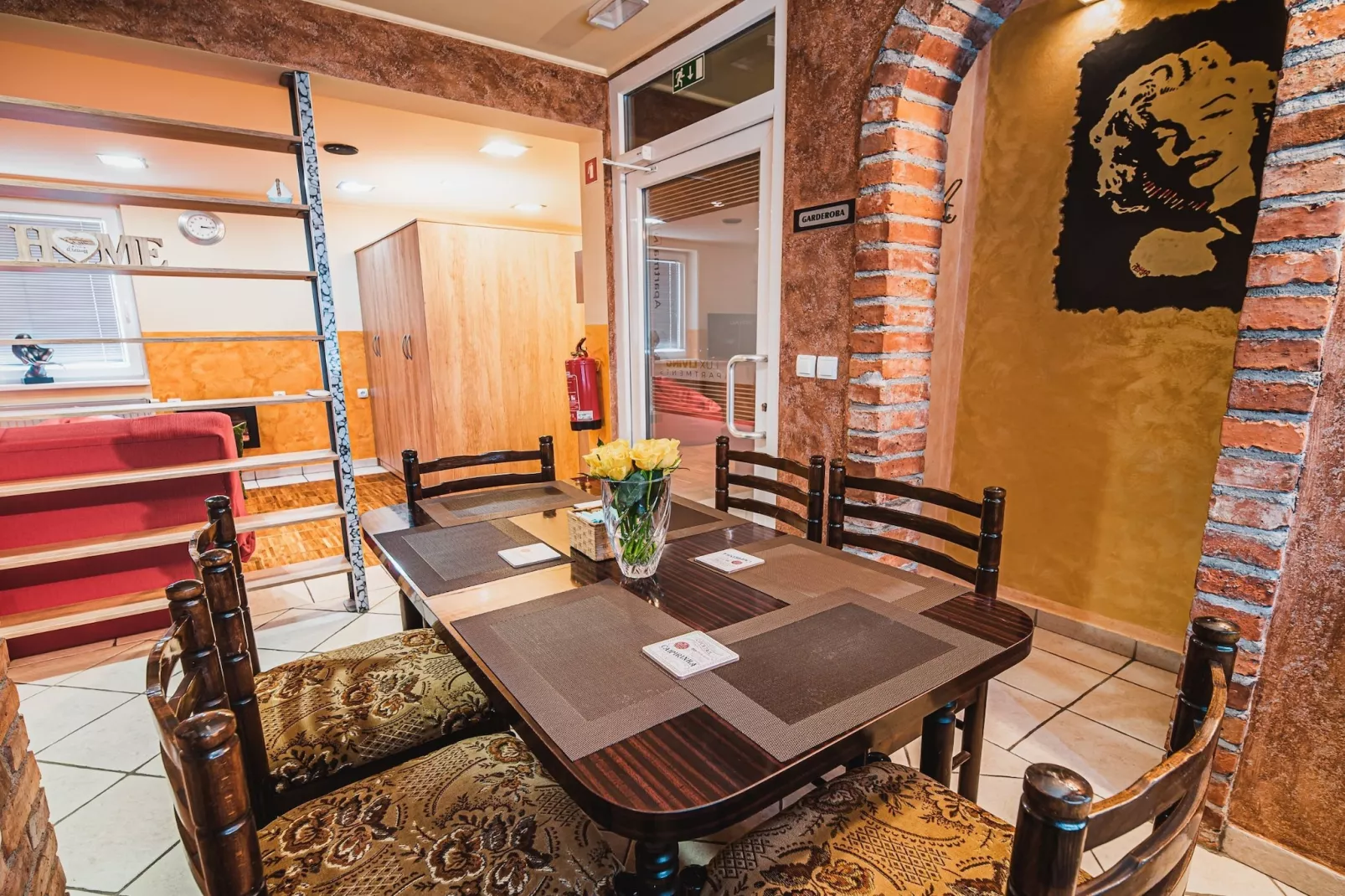 Elegant and Stylish Retreat Apartments with Terrace - Two Bedroom Apartment with Terrace-Eetkamer